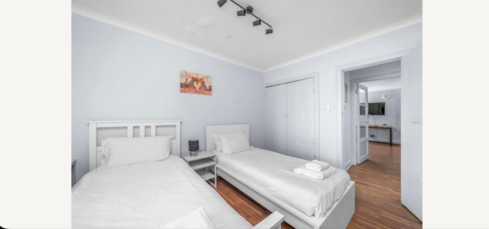 2 Bed Flat In Apartment